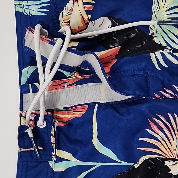 American Outfitters Men's Swim Shorts Toucan Tropical Print Blue Coral Size XL - Picture 8 of 16